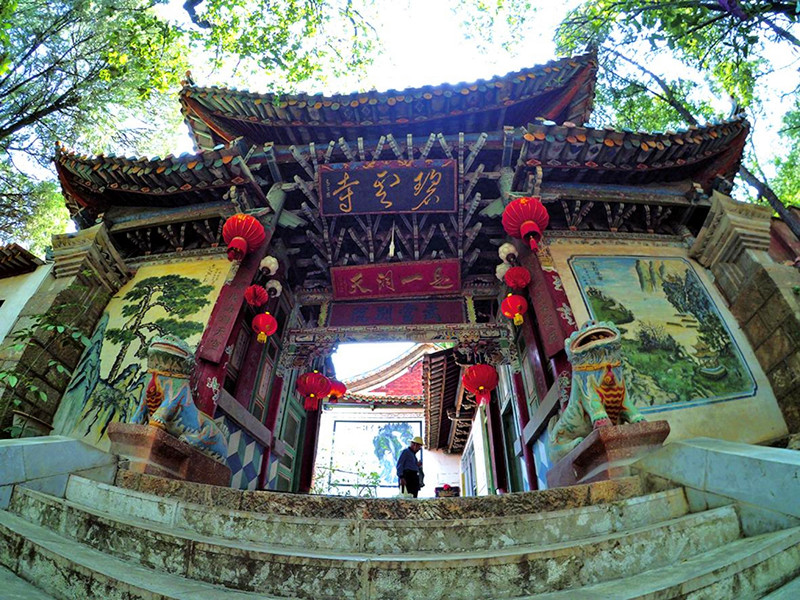 抚仙湖碧云寺公园 - 抚仙湖住宿-抚仙湖鑫园假日酒店